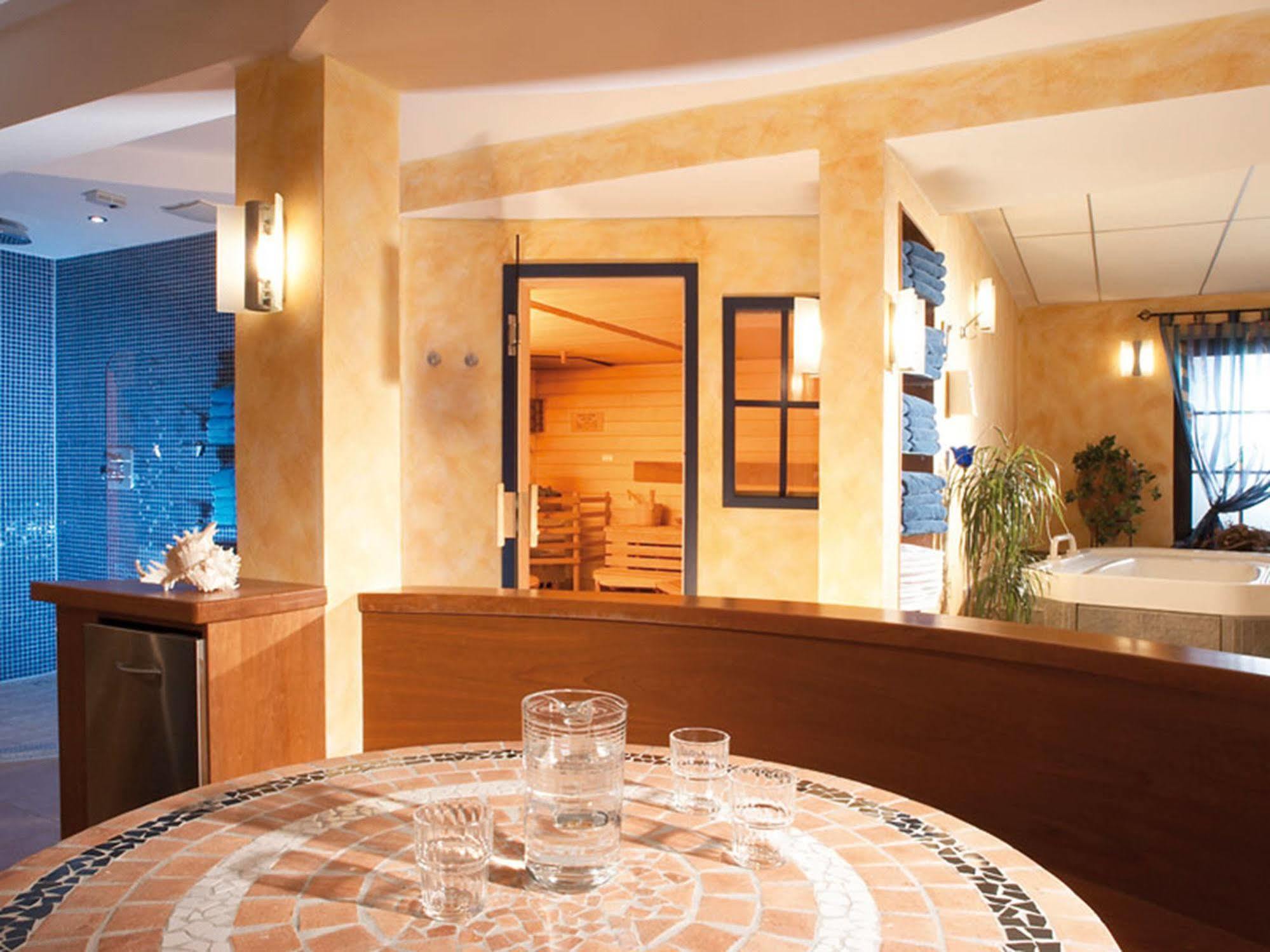 Aparthotel Kleine Perle Куксхавен Екстериор снимка